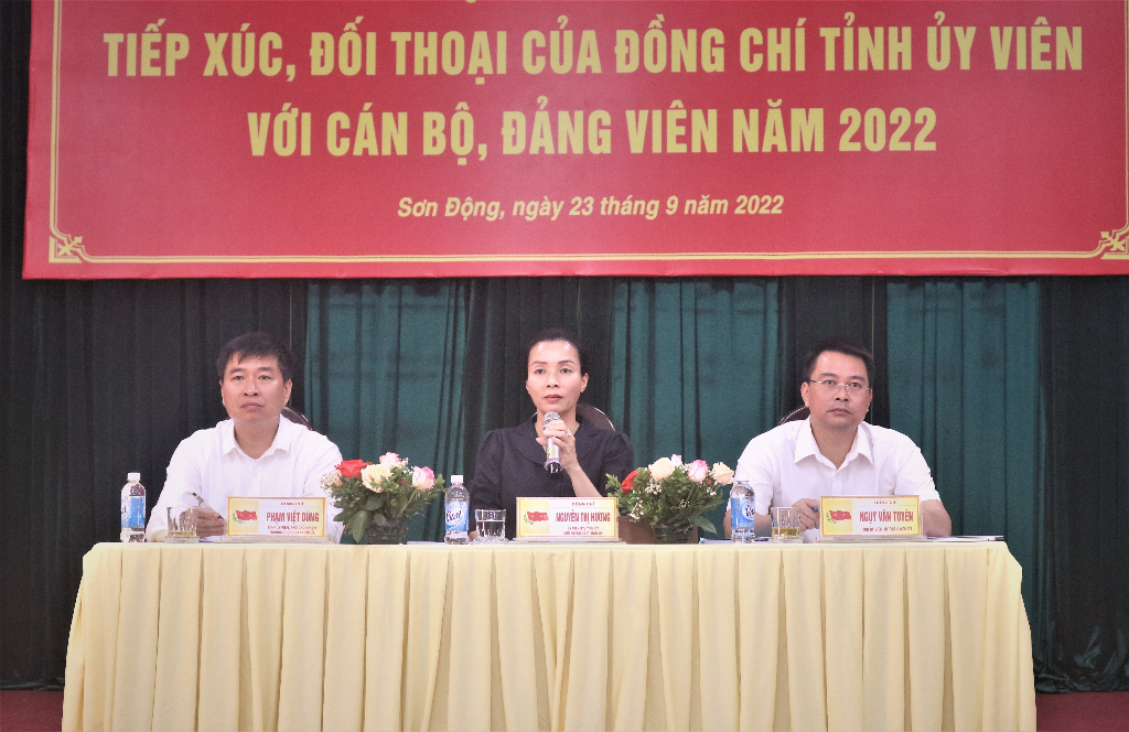 Chủ nhiệm UBKT Tỉnh uỷ Nguyễn Thị Hương tiếp xúc, đối thoại cán bộ, đảng viên về công tác kiểm tra, giám sát