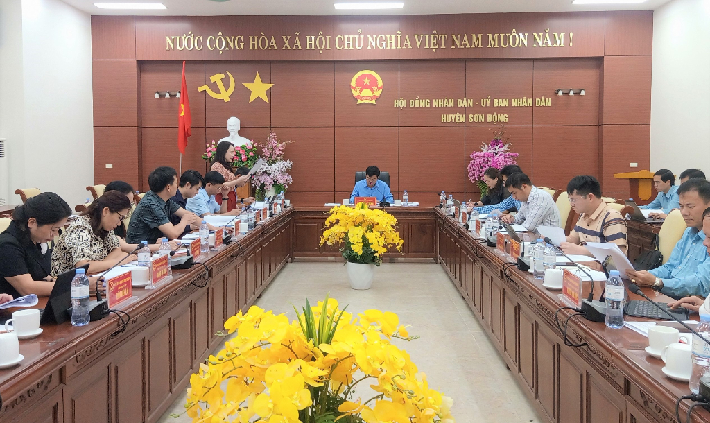Phiên họp thường kỳ UBND huyện Sơn Động tháng 11, đánh giá kết quả phát triển KT-XH năm 2022
