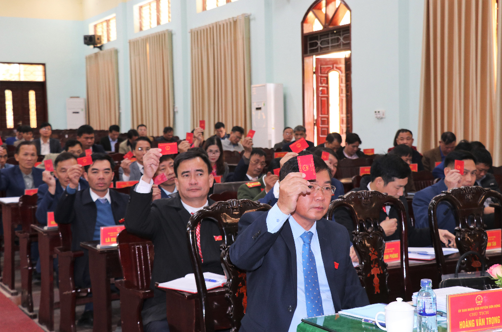 Kỳ họp thứ 7, HĐND huyện Sơn Động: Thông qua 12 Nghị quyết