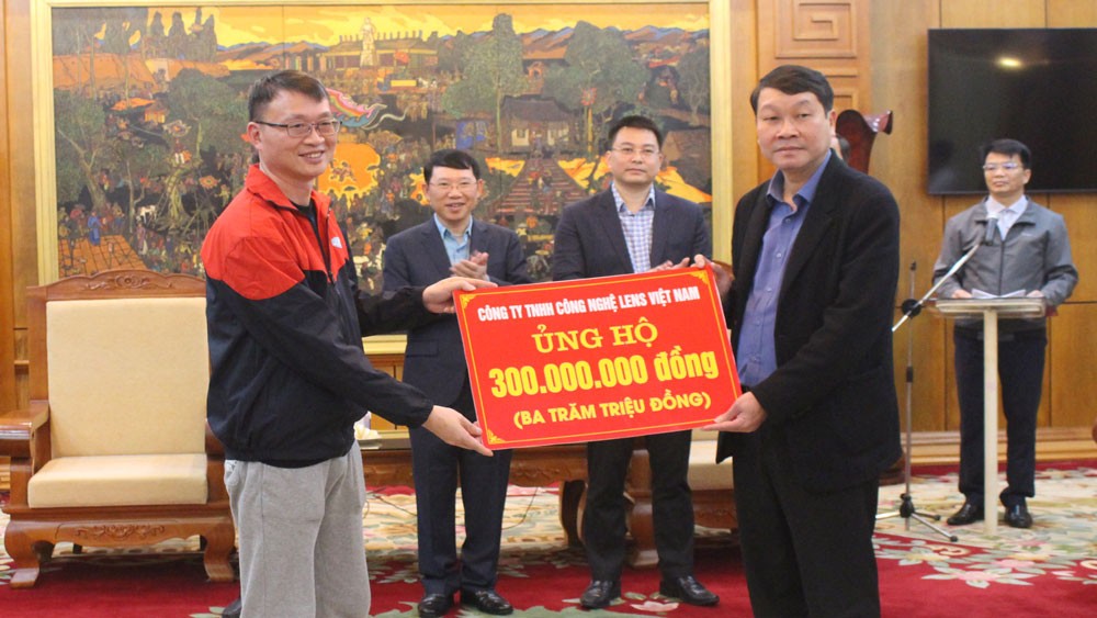 Tiếp nhận 2,4 tỷ đồng ủng hộ Tết cho hộ nghèo huyện Sơn Động