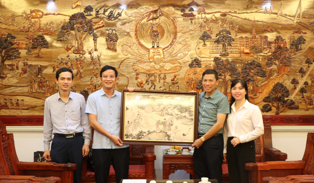 Đoàn công tác huyện Sơn Động học tập kinh nghiệm tại huyện Hiệp Hòa