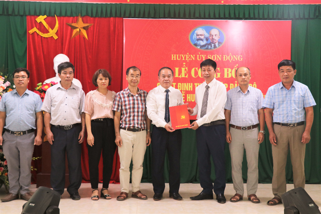 Công bố Quyết định thành lập Đảng bộ Trung tâm Y tế huyện Sơn Động