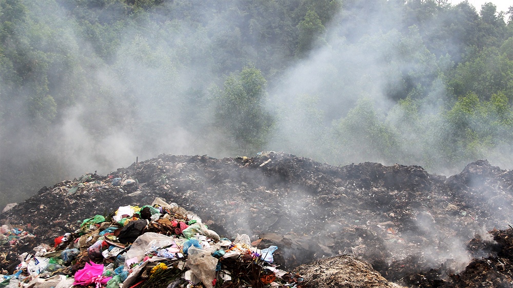 Tiếp tục huy động toàn dân thu gom, xử lý rác thải ra môi trường