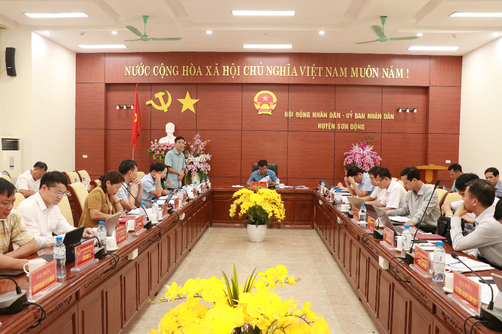UBND huyện Sơn Động họp phiên thường kỳ tháng 8