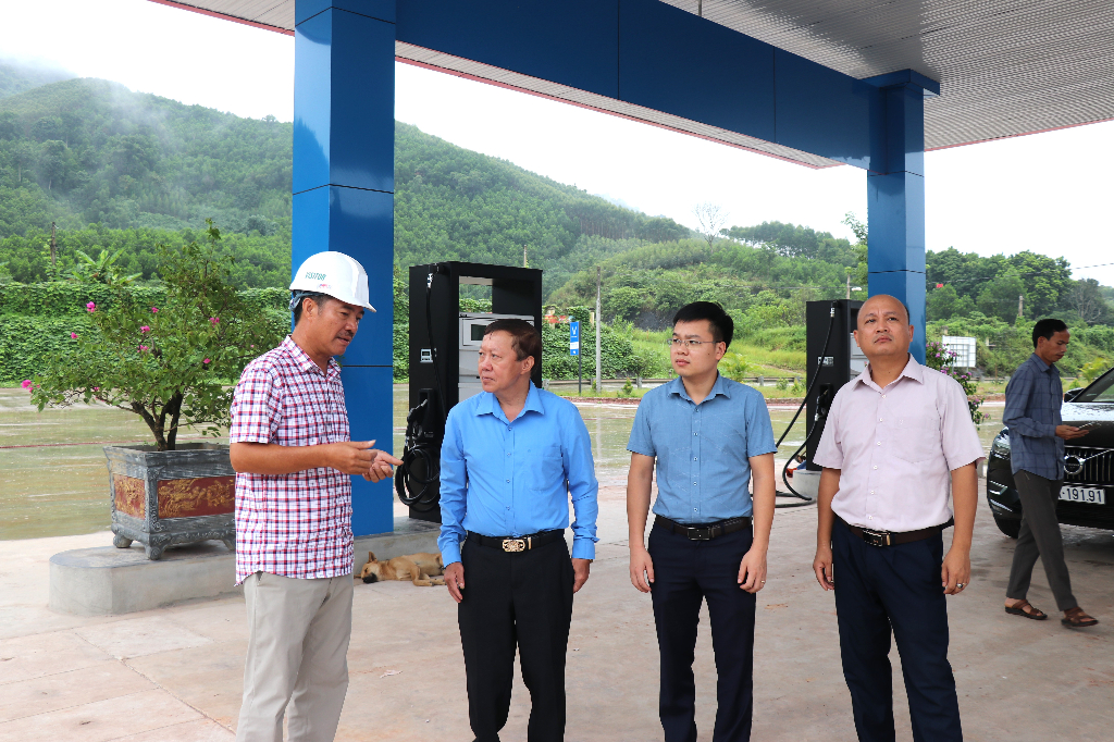 HĐND huyện Sơn Động khảo sát công tác quản lý nhà nước về cấp phép xây dựng tại thị trấn Tây Yên Tử