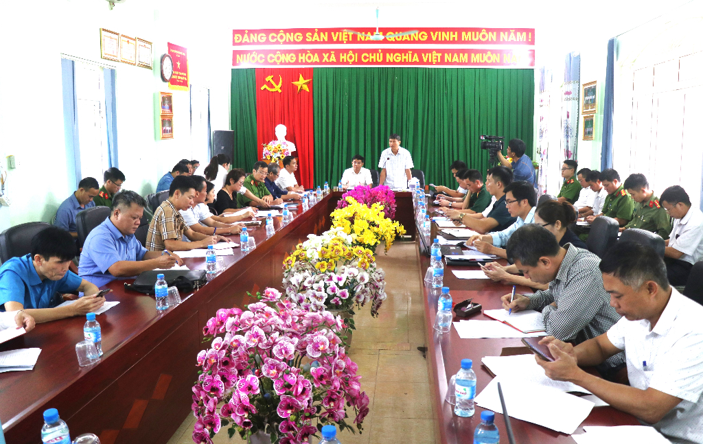 Kiểm tra tiến độ xây dựng nông thôn mới hai xã Dương Hưu và Yên Định