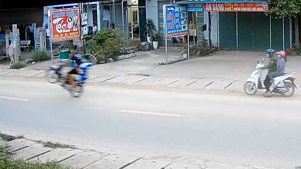 Công an Sơn Động xử lý 2 thiếu niên bốc đầu xe máy qua video trên Facebook