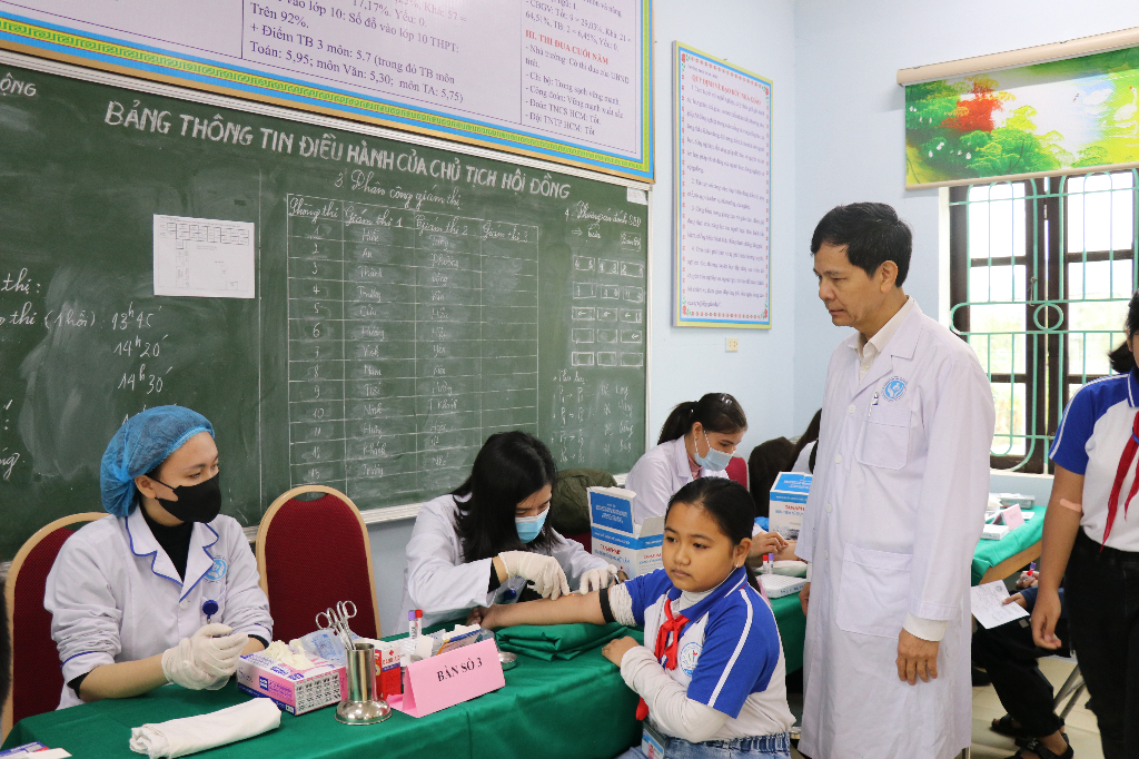 Xét nghiệm sàng lọc bệnh tan máu bẩm sinh cho khoảng 7 nghìn học sinh huyện Sơn Động
