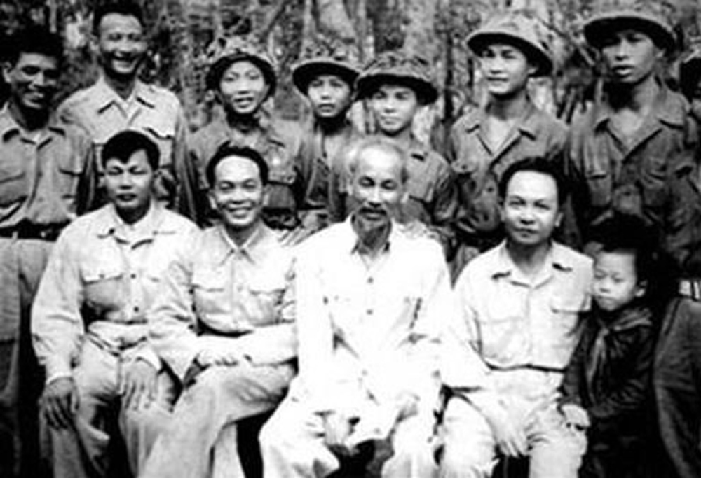 Chiến thắng Điện Biên Phủ: Biểu tượng về ý chí quật cường của dân tộc Việt Nam|https://sondong.bacgiang.gov.vn/ja_JP/chi-tiet-tin-tuc/-/asset_publisher/C55IVjY8YjNe/content/chien-thang-ien-bien-phu-bieu-tuong-ve-y-chi-quat-cuong-cua-dan-toc-viet-nam