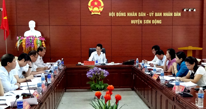 Chủ tịch UBND huyện Nguyễn Quang Ngạn: Khẩn trương rà soát hỗ trợ người dân bị ảnh hưởng dịch Covid-19