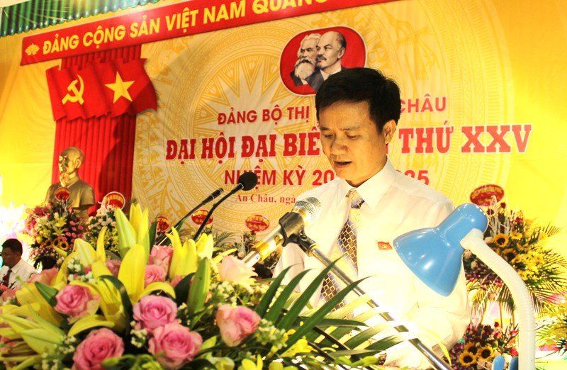 Đồng chí Trần Quốc Việt tái đắc cử Bí thư Đảng uỷ thị trấn An Châu