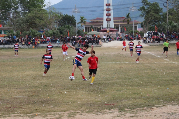 Khai mạc Giải bóng đá truyền thống huyện Sơn Động  mừng Đảng - mừng Xuân năm 2014