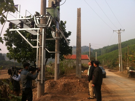 Lễ đóng điện Trạm biến áp thôn Non Tá xã Thạch Sơn