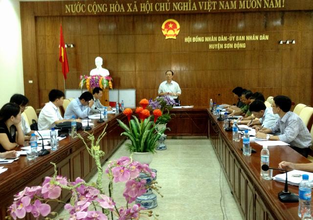Phó Chủ tịch UBND tỉnh Lại Thanh Sơn kiểm tra công tác đảm bảo trật tự ATGT trên địa bàn huyện 